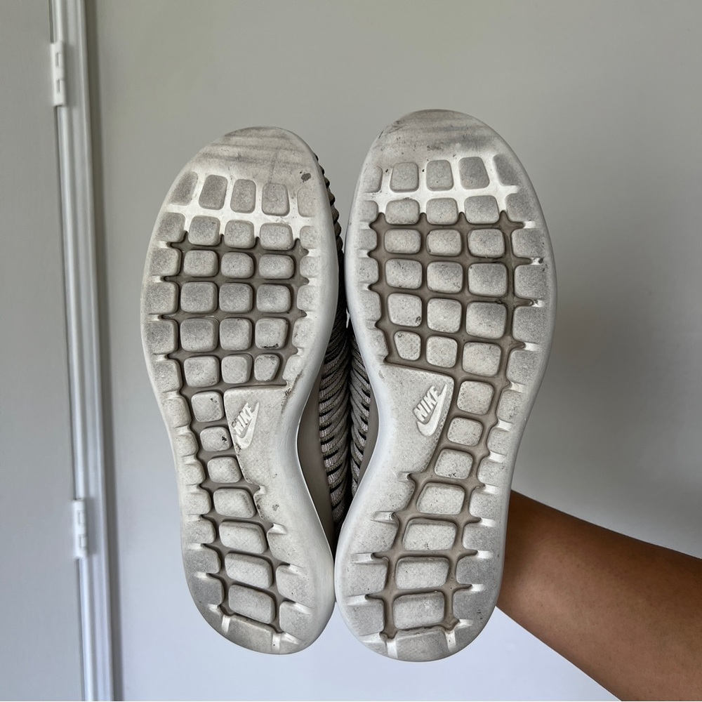 Nike Roshe Two Flyknit Neutral Olive Women’s 9.5/ Men’s 8 - Picture 5 of 6